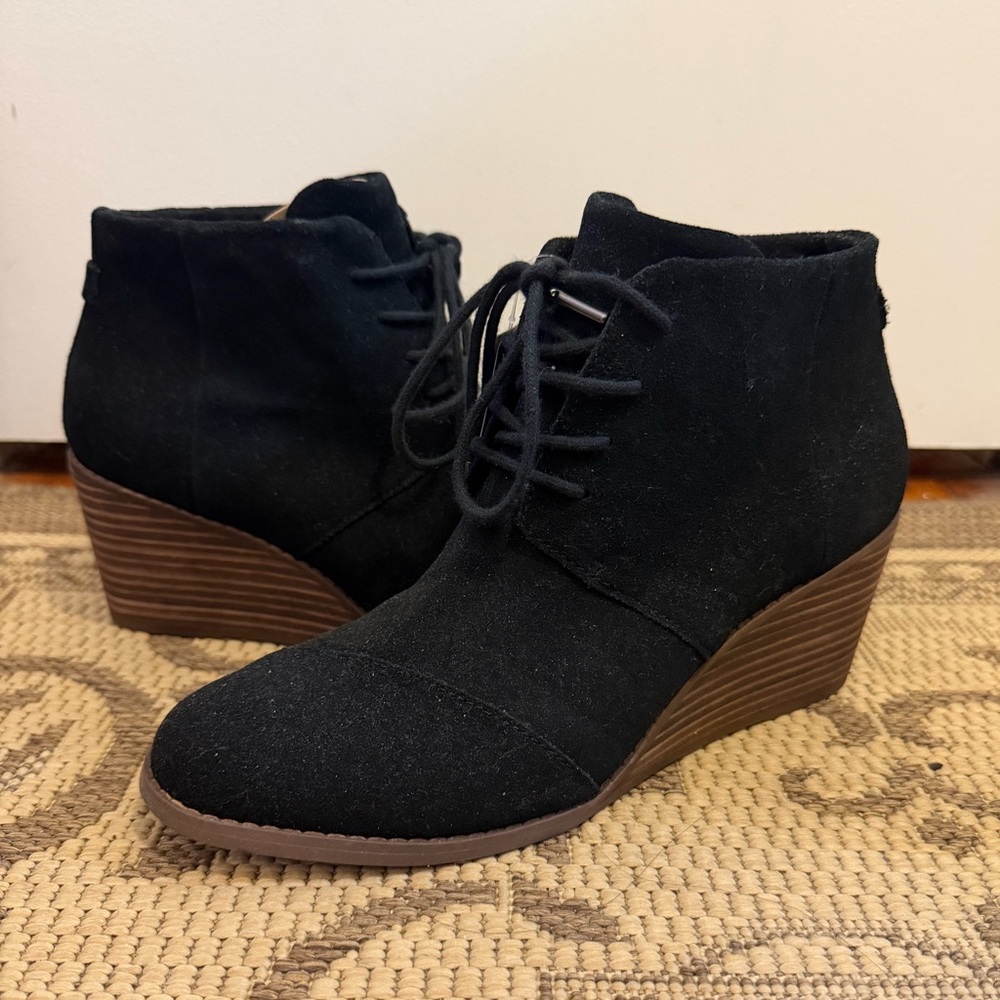 NWT TOMS Hyde Boot